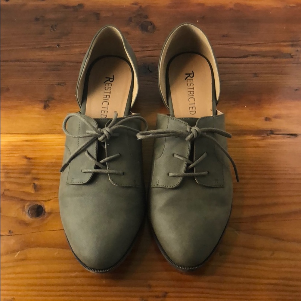 Menswear inspired Restricted Oxfords